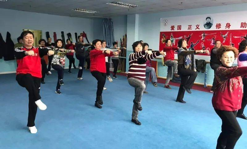 金牌教练平志刚老师同学会上的龙太极“缘” 