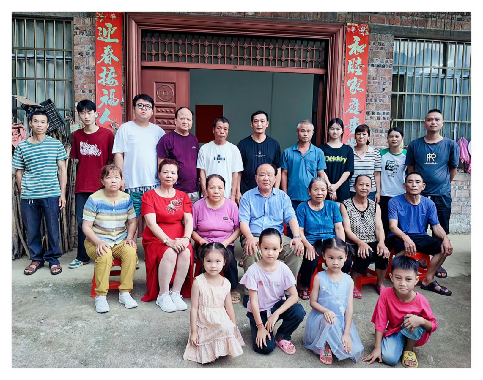 平善满带队宾阳平氏宗亲联谊会5名代表专程到那坡县百省乡那化屯寻访并与当地平氏宗亲联谊