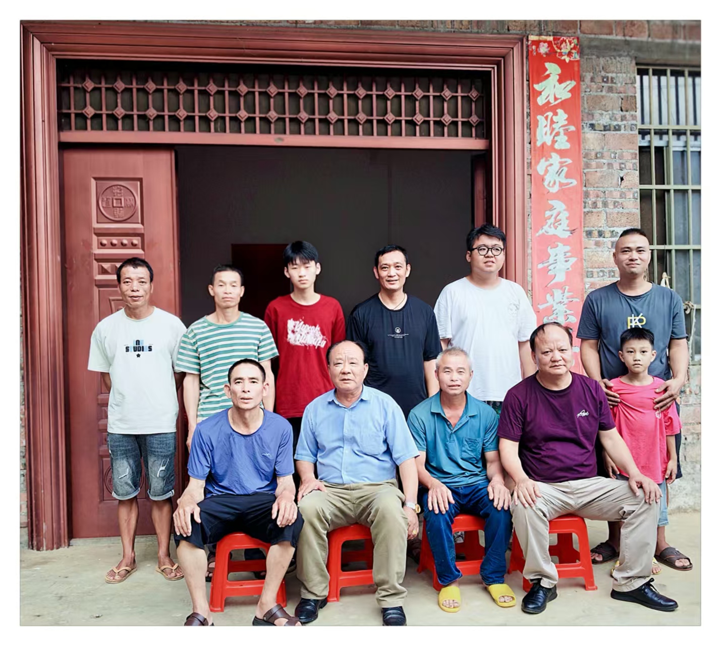 平善满带队宾阳平氏宗亲联谊会5名代表专程到那坡县百省乡那化屯寻访并与当地平氏宗亲联谊