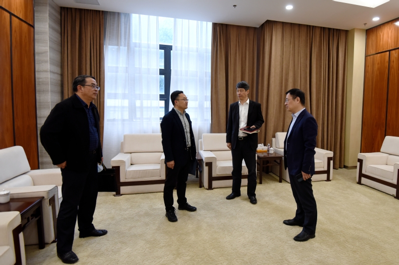 教育部高校学生司研究生招生处处长平伟一行到我校调研指导
