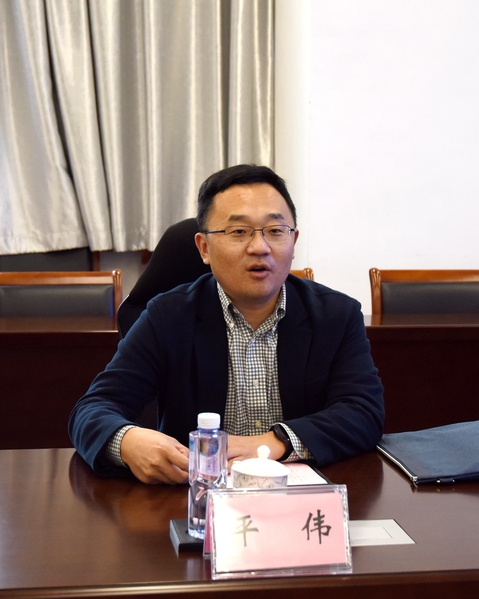 教育部高校学生司研究生招生处处长平伟一行到我校调研指导