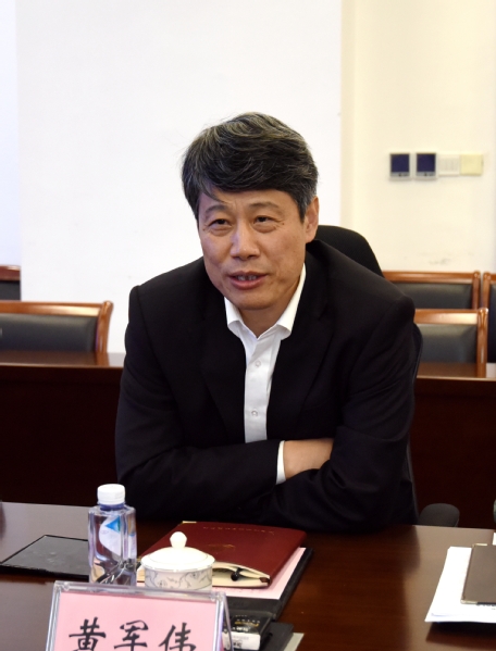 教育部高校学生司研究生招生处处长平伟一行到我校调研指导