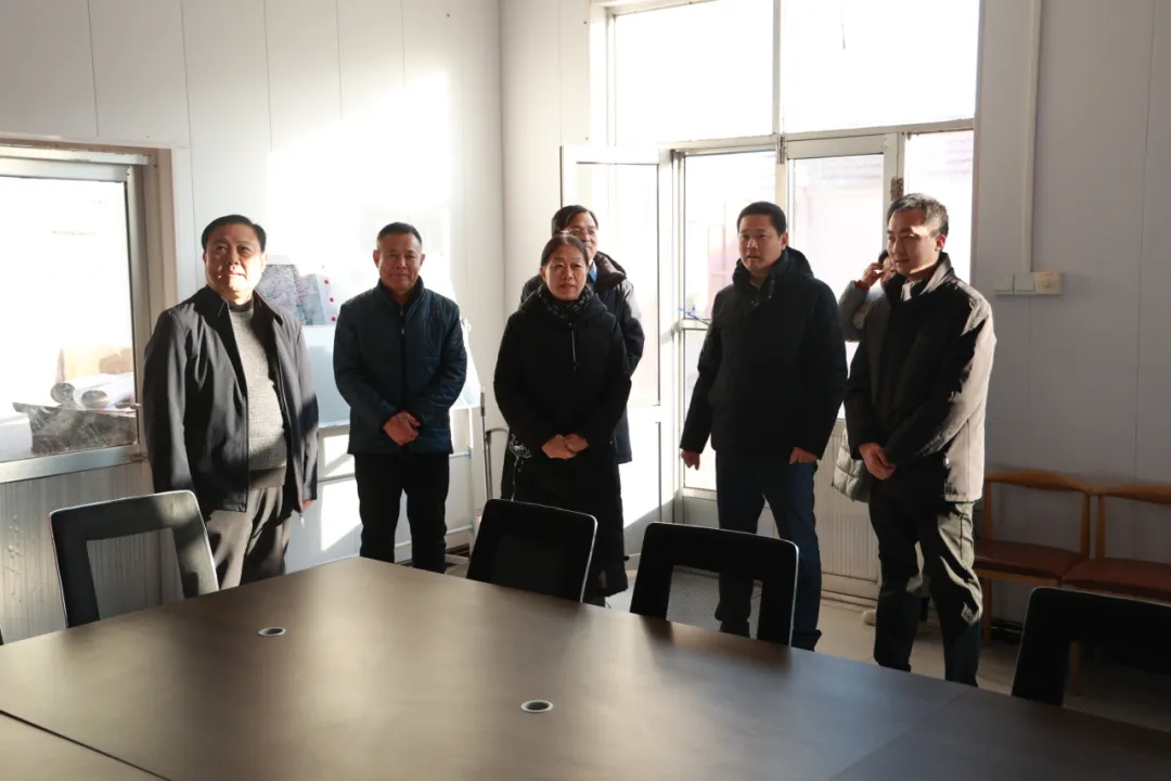 山东航空学院马克思主义学院党总支书记平金明、院长傅开梅一行到古城镇走访慰问驻村第一书记和困难群众